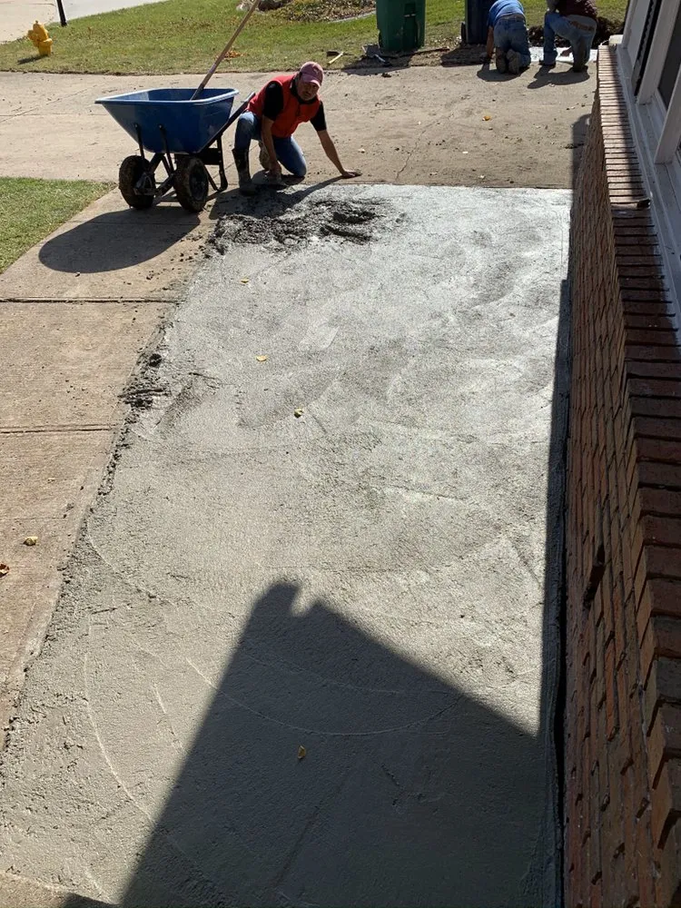 Trusted landscape design for homes in Urbandale, IA by H&T Lawn Mowing Services