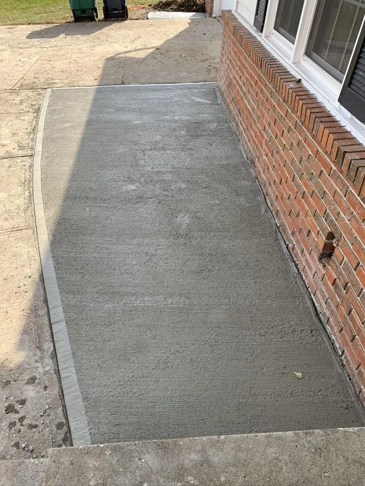 Expert garden landscaping experts serving Urbandale, IA - H&T Lawn Mowing Services