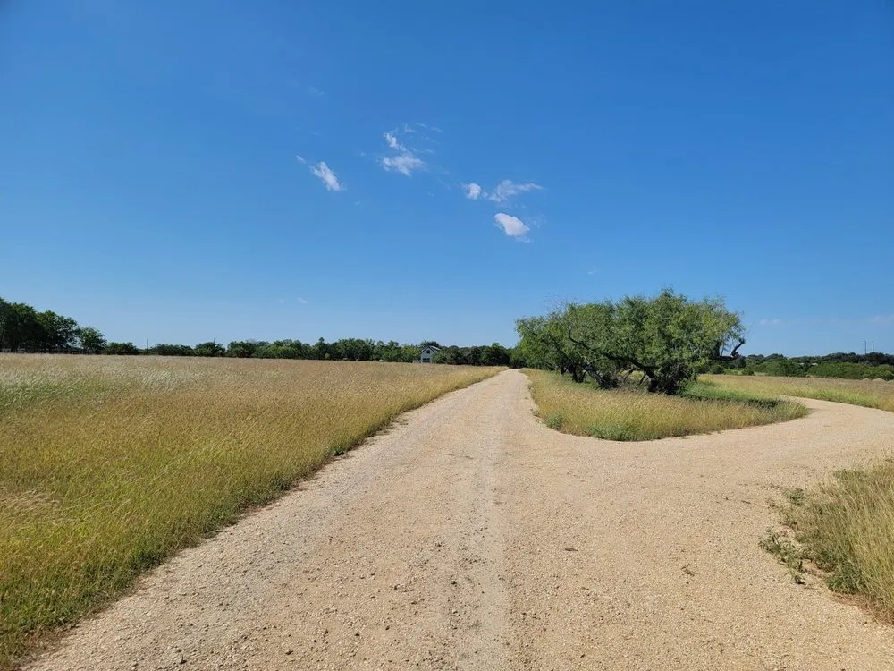 Top-rated yard maintenance in Martindale, TX by H&T Ranch Services