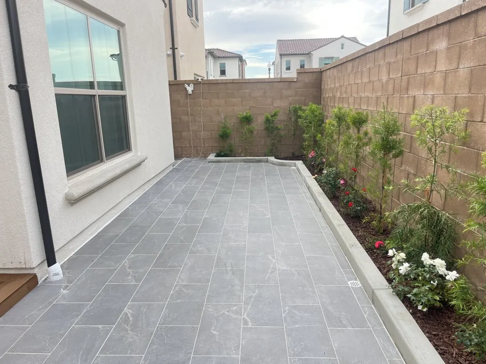 Expert lawn care service in Irvine, CA by Hua Ting Yi Jing | Zhao Landscape