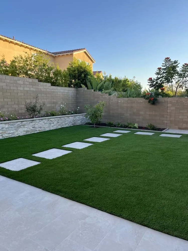 Affordable outdoor landscaping in Irvine, CA by Hua Ting Yi Jing | Zhao Landscape