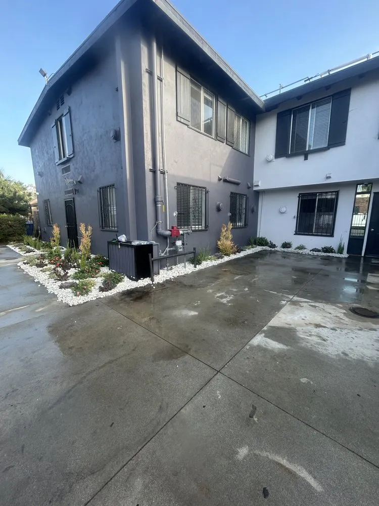 Professional yard maintenance in Los Angeles, CA - Hubaldo Gardening Service