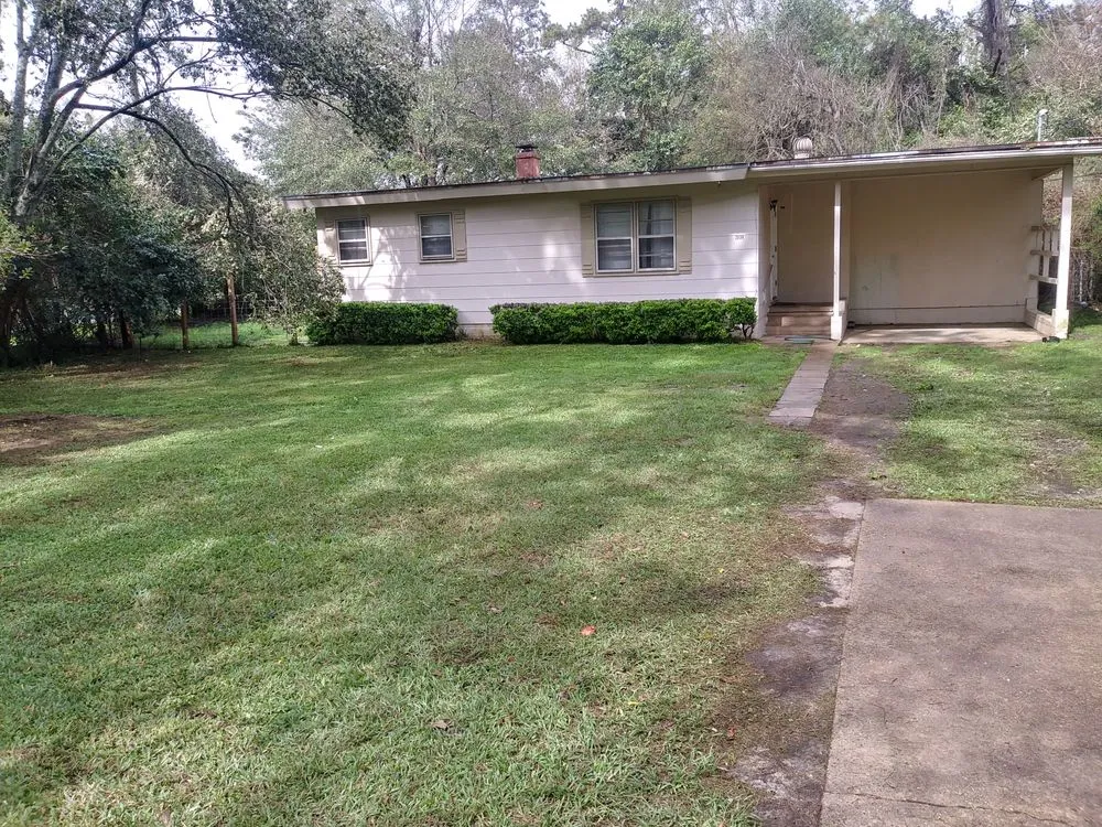 Expert landscaping services experts serving Tallahassee, FL - Hubbard's Lawncare