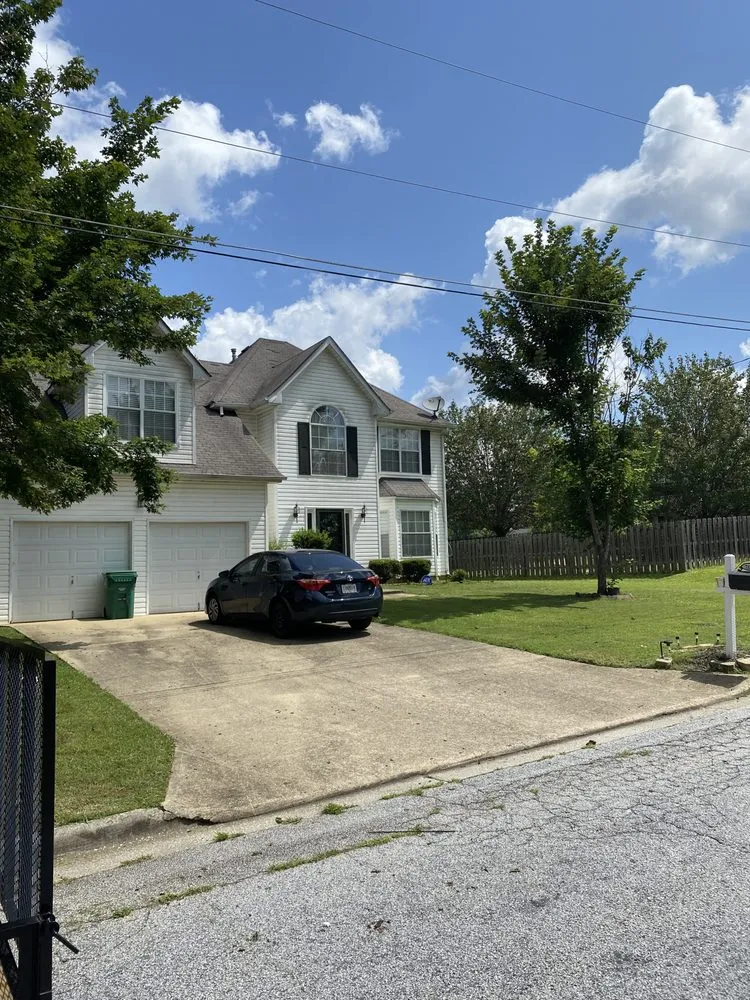 Custom outdoor landscaping experts serving Lithonia, GA - Hucks Lawncare