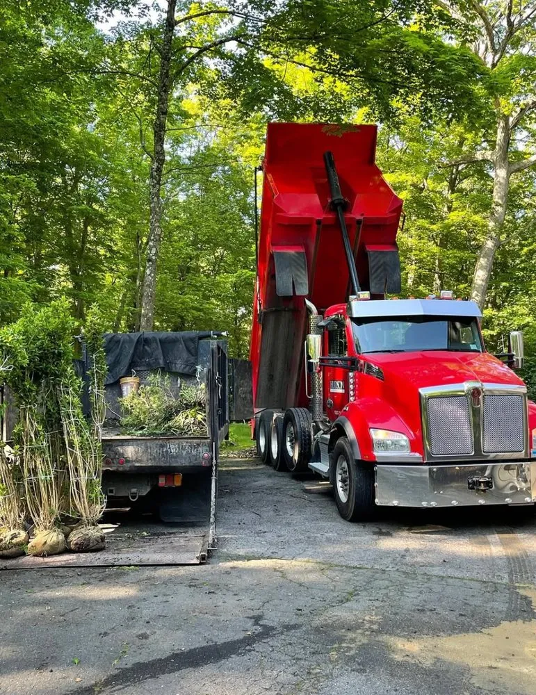 Trusted yard cleanup service experts serving Pound Ridge, NY - Hudson Landscape Contractors & Tree Care Specialists, Inc.
