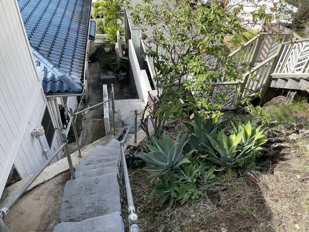 Affordable yard maintenance experts serving Aiea, HI - Hudson Lawn Care Hawaii