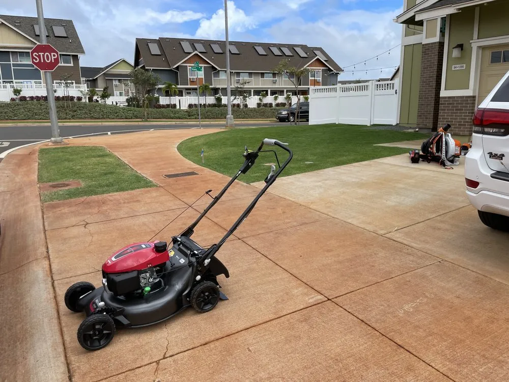 Custom outdoor landscaping in Aiea, HI by Hudson Lawn Care Hawaii