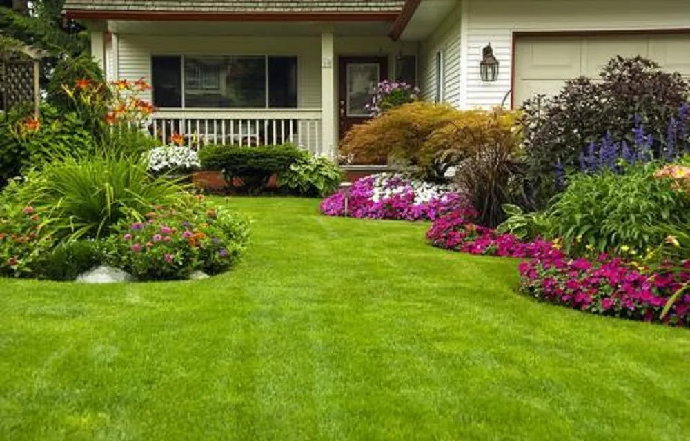 Reliable yard maintenance in Warrensburg, MO by Hudson Lawnscapes