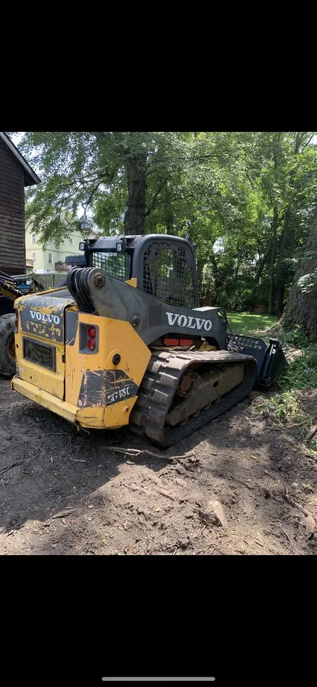 Custom yard maintenance in Cortlandt Manor, NY by Hudson Valley Land Management