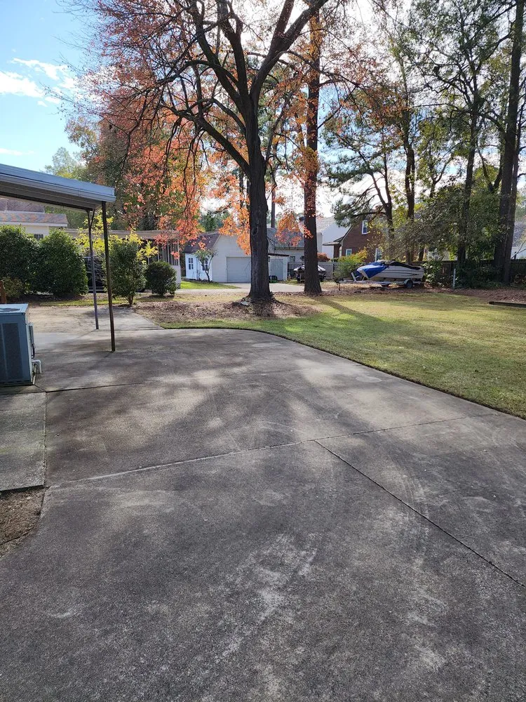 Local lawn mowing service in Rocky Mount, NC - Hudson's Cuttings