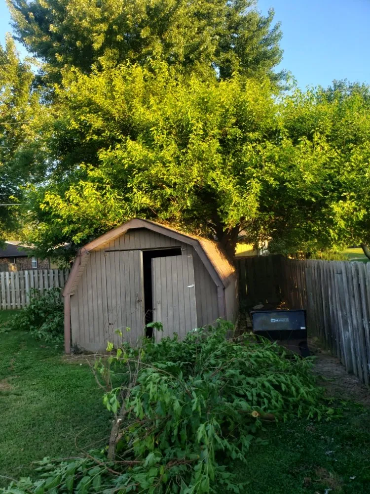 Top-rated garden landscaping experts serving Anderson, IN - Hudson's Lawn Care And Landscaping