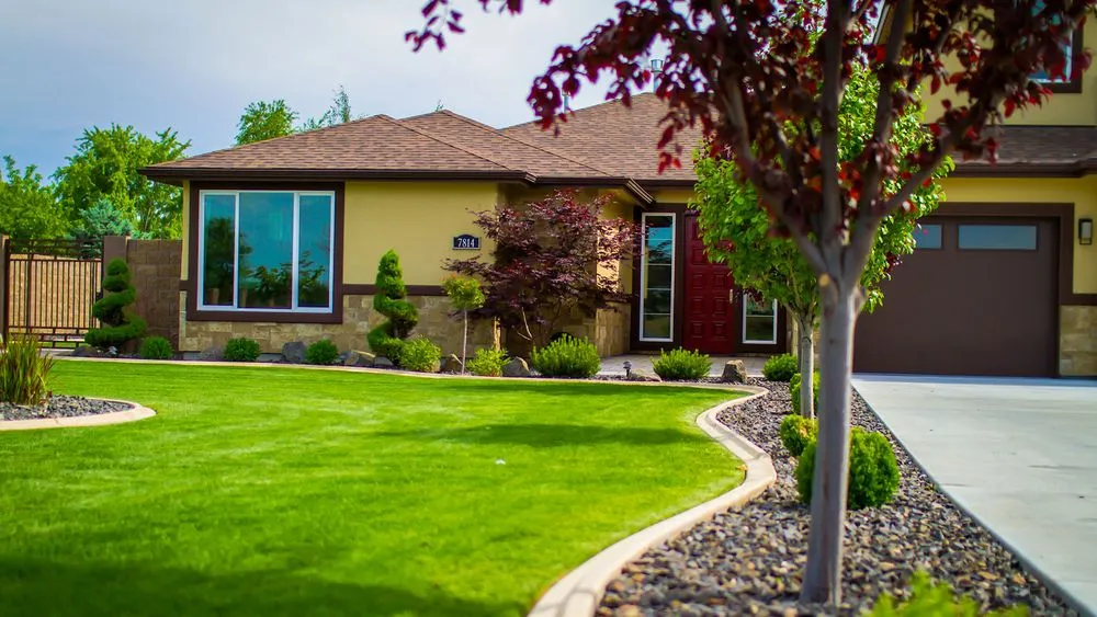 Local lawn care service experts serving Pasco, WA - Huesitos Landscaping