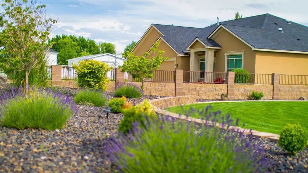 Professional outdoor landscaping in Pasco, WA by Huesitos Landscaping