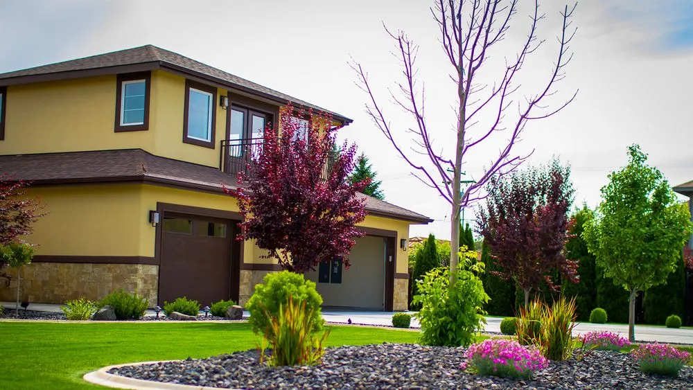 Custom residential landscaping for homes in Pasco, WA by Huesitos Landscaping