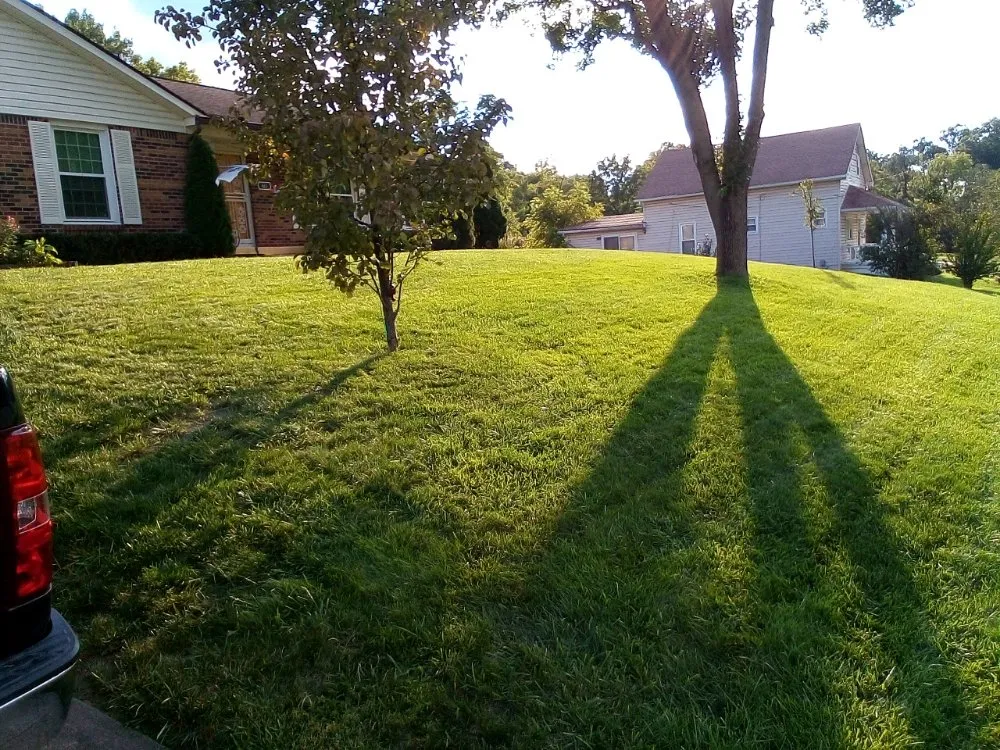 Top-rated lawn mowing service for beautiful yards across Cincinnati, OH - Huff Landscaping