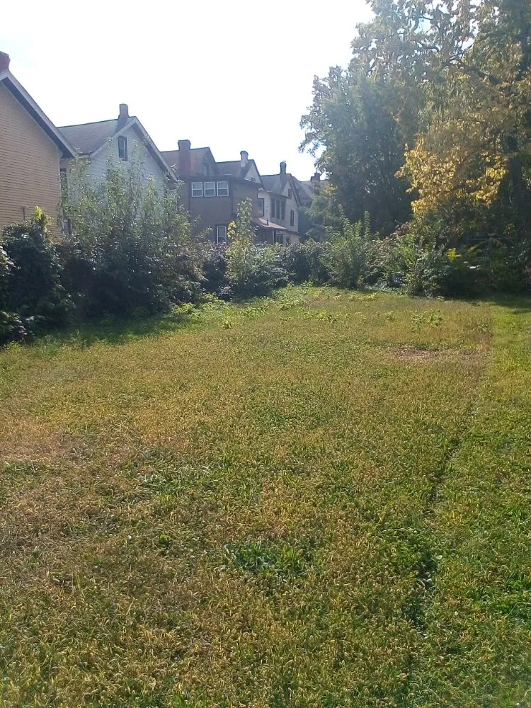 Reliable landscaping services for residential properties in Cincinnati, OH by Huff Landscaping