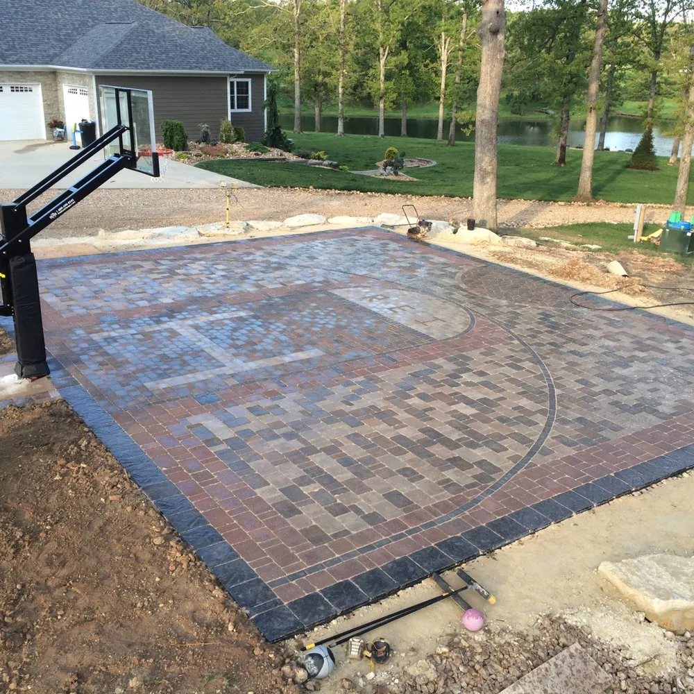 Top-rated yard maintenance experts serving Saint James, MO - Huffman Lawn & Landscaping