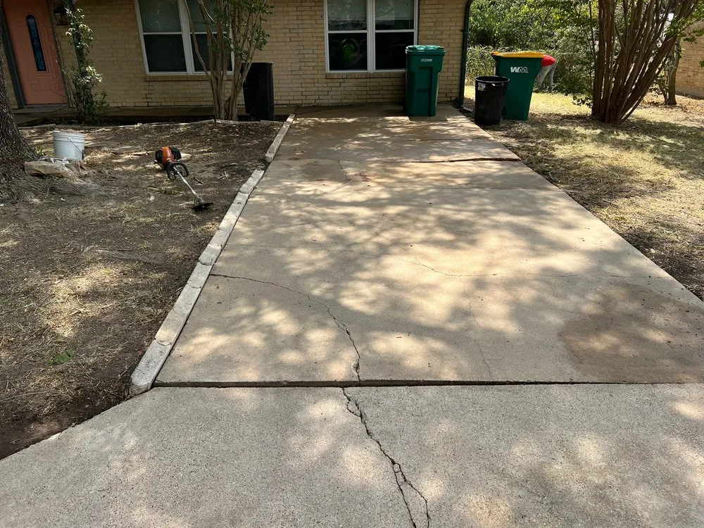 Trusted lawn mowing service near you in Nolanville, TX by Huffy's Lawn Care