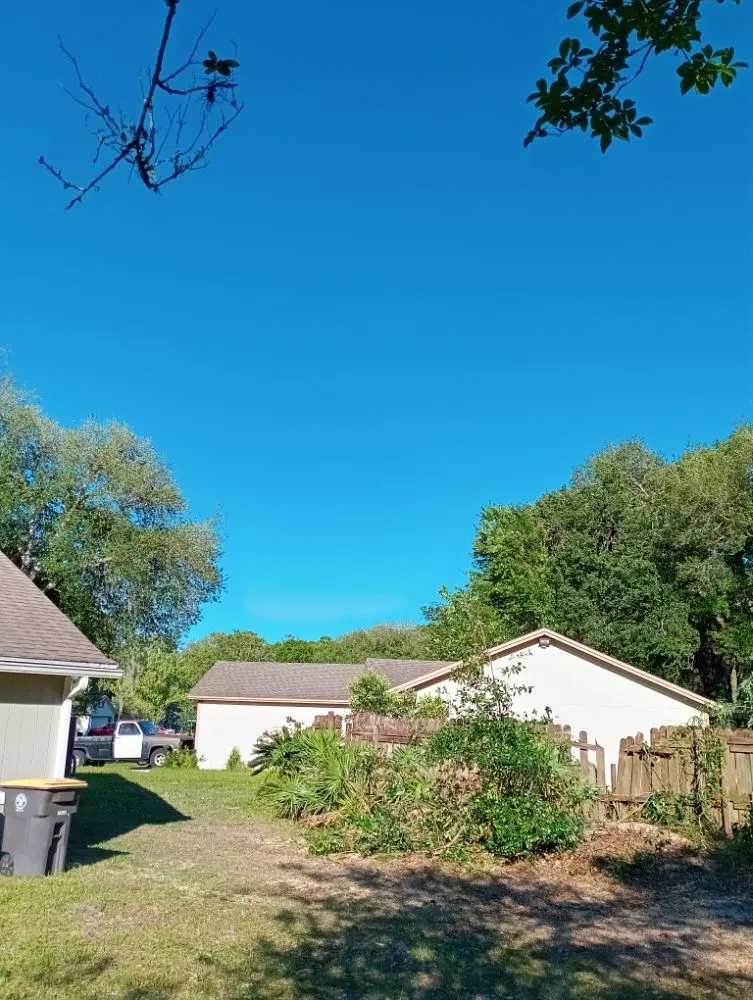 Expert garden landscaping in Jacksonville, FL - Huggins Lawn & Tree service