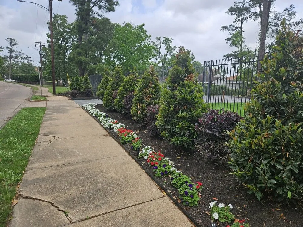 Affordable yard maintenance experts serving Houston, TX - Hughes Enterprise