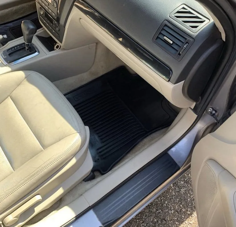 Expert lawn care service in Indianapolis, IN - Hughes Extreme Power Washing