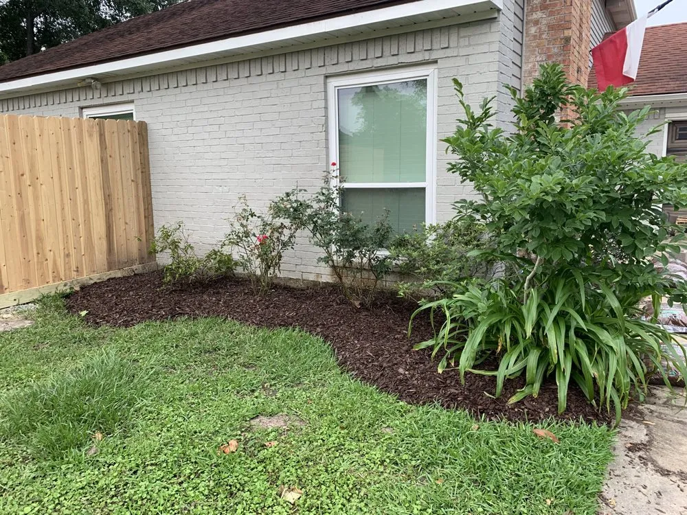 Reliable landscape design for beautiful yards across South Houston, TX - Hugh’s Lawn Services