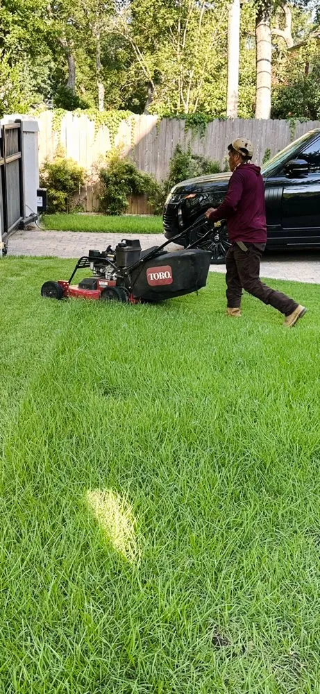 Custom lawn care service in Austin, TX by Hugo Grass