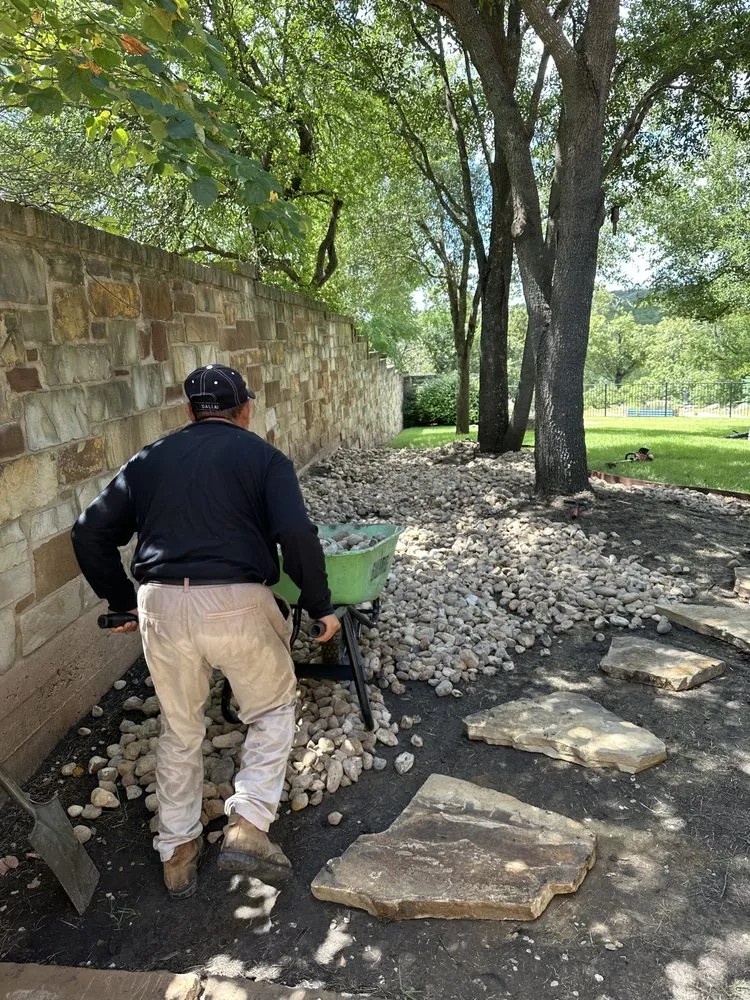 Affordable lawn mowing service near you across Austin, TX - Hugo Grass