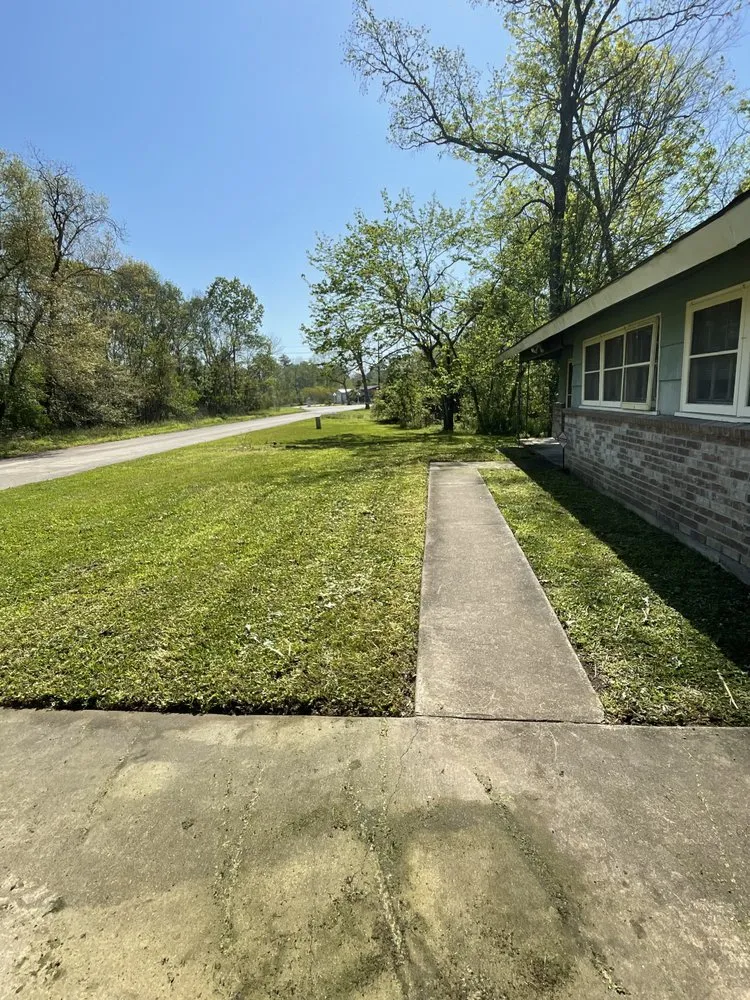 Trusted yard maintenance experts serving Cleveland, TX - Hugo Mejia Landscaping