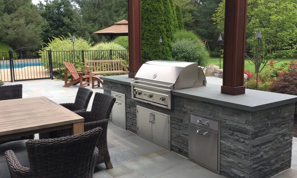 Trusted yard cleanup service in Riverhead, NY - Hugo Rios Masonry & Landscaping