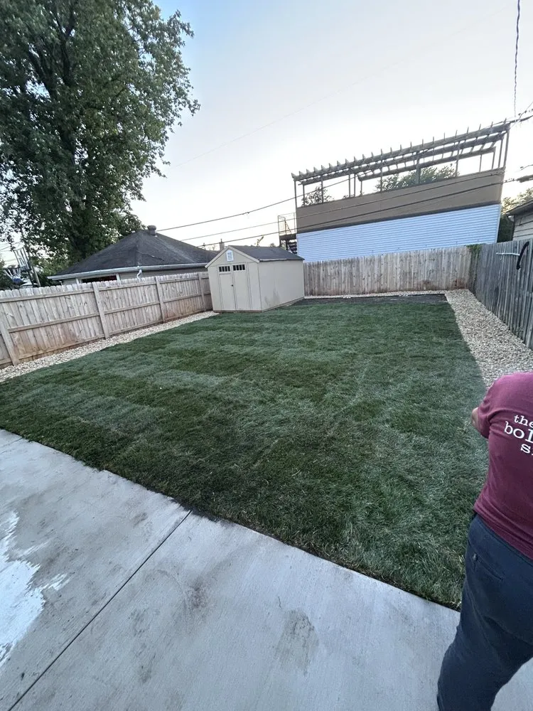 Affordable yard maintenance in Northlake, IL - Hugo's Landscaping