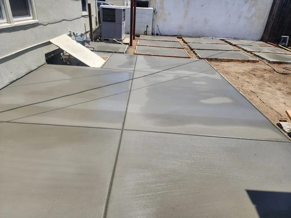 Top-rated lawn mowing service experts serving Lodi, CA - Hugo's Lawncare & Design