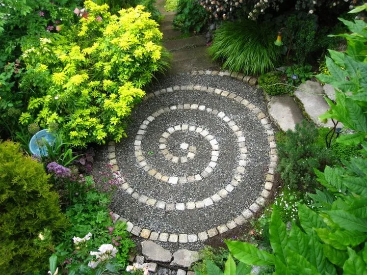 Local garden landscaping for year-round maintenance in Edmonds, WA by Human Nature Landscape Design & Consulting