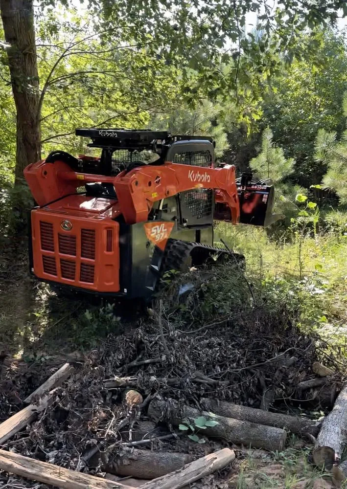 Affordable yard maintenance for beautiful yards across Stockbridge, GA - Humanity Soil