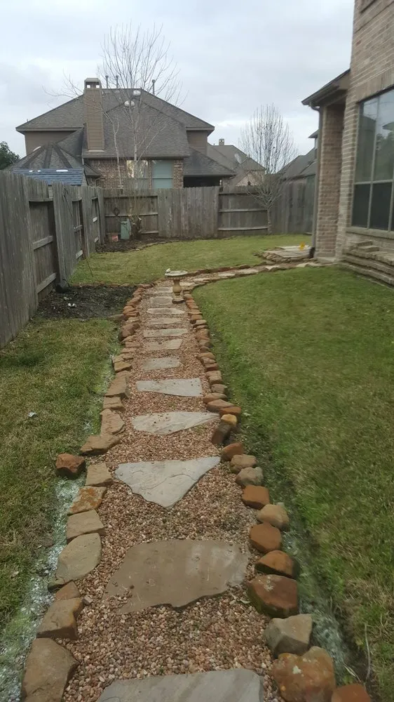 Trusted lawn mowing service experts serving Houston, TX - Humberto Lawn Service