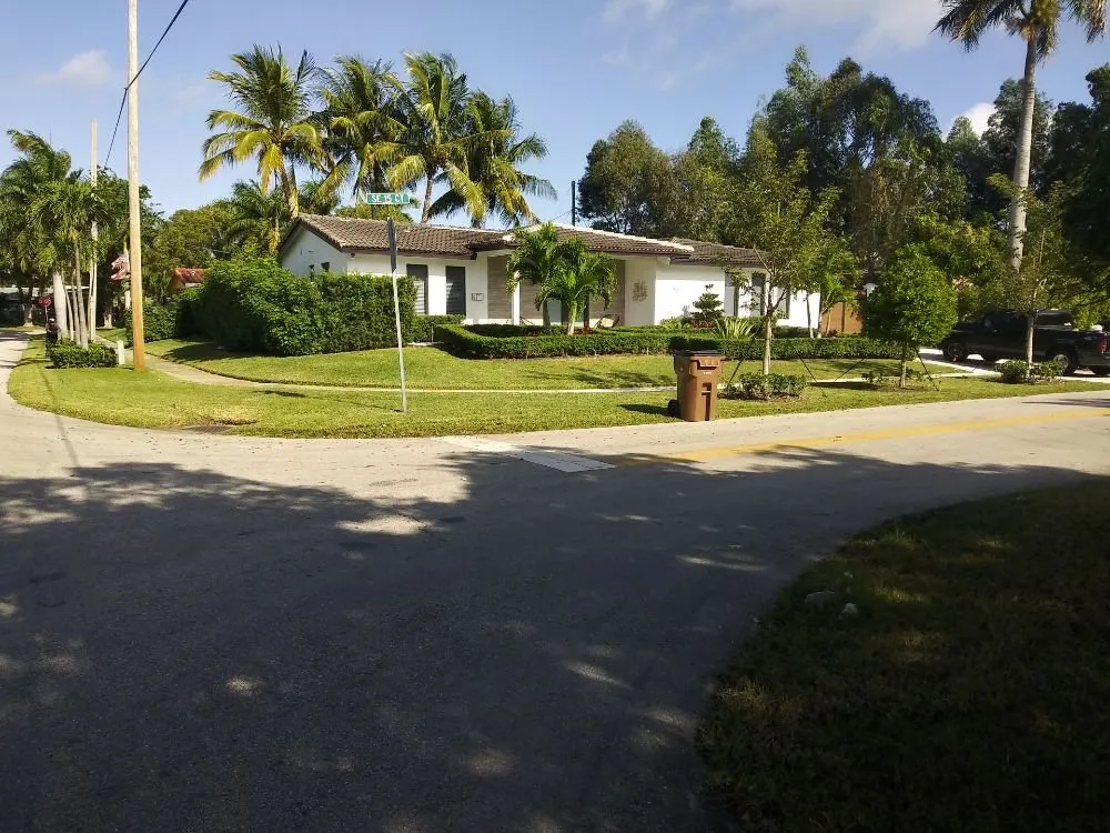 Reliable residential landscaping for homes in Miami, FL by Humbertooferup