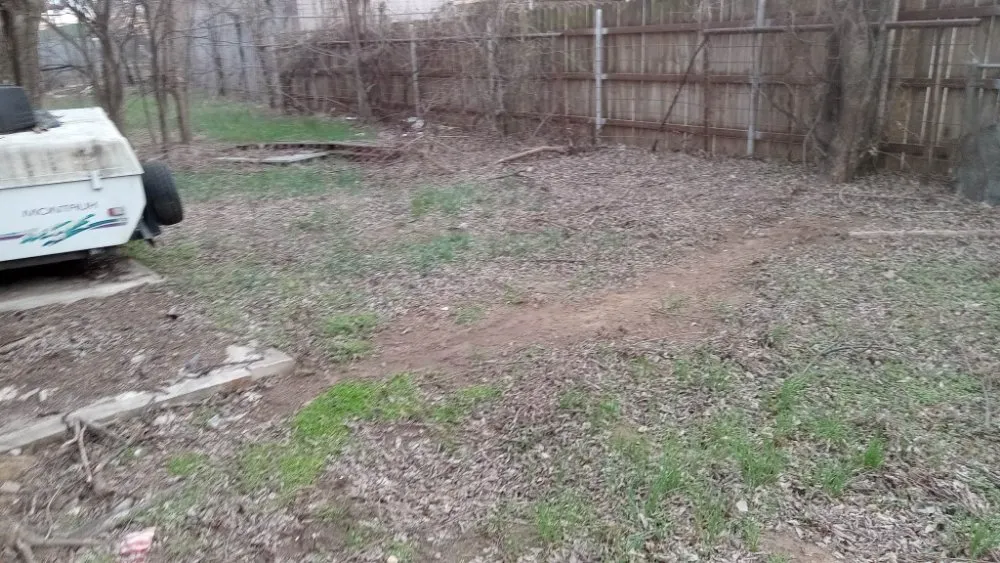 Expert yard maintenance in Thackerville, OK - Humble Bee Cleaning & Lawn Service