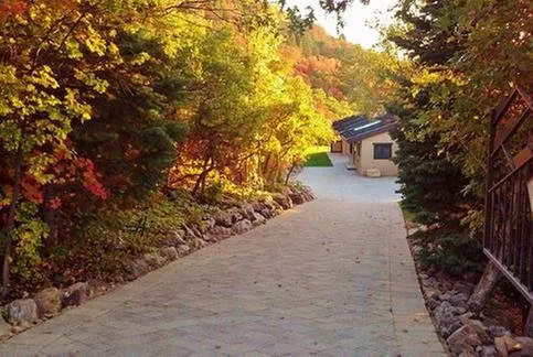 Top-rated landscape design for homes in South Jordan, UT by Hummel Landscaping