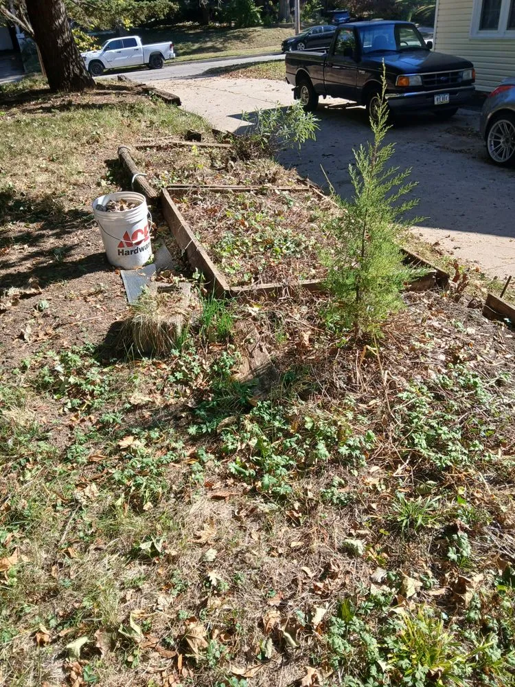 Reliable garden landscaping for homes in Des Moines, IA by Humming Bird Landscaping