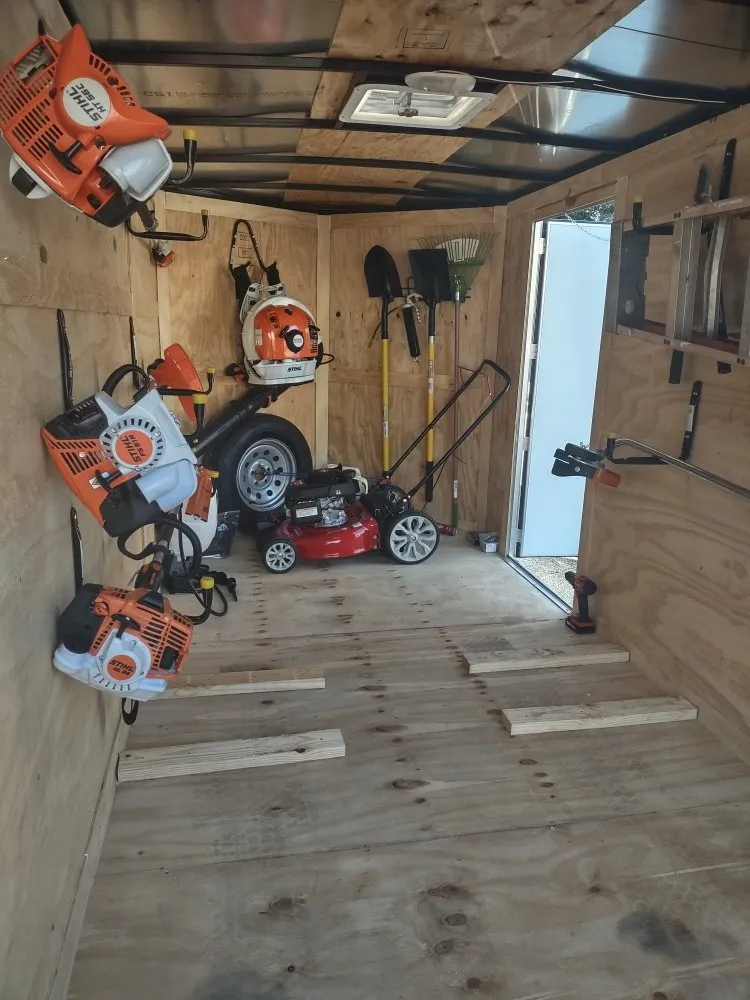 Local yard cleanup service experts serving Tampa, FL - Humming bird Lawn Services