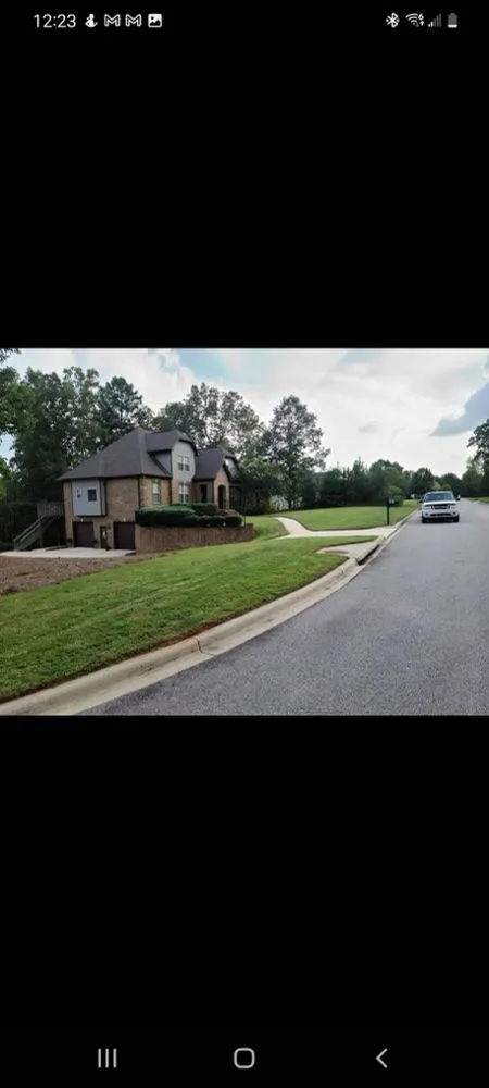 Professional lawn mowing service in Harpersville, AL - Hummingbird Lawn Care