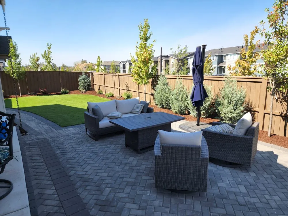 Professional lawn care service experts serving Bend, OR - Hummingbird Maintenance