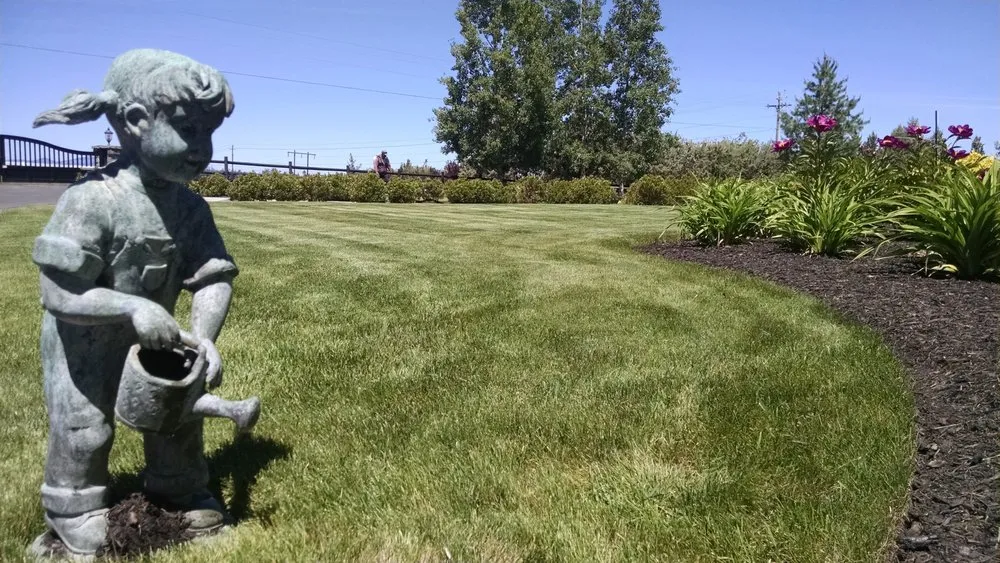 Local outdoor landscaping experts serving Bend, OR - Hummingbird Maintenance