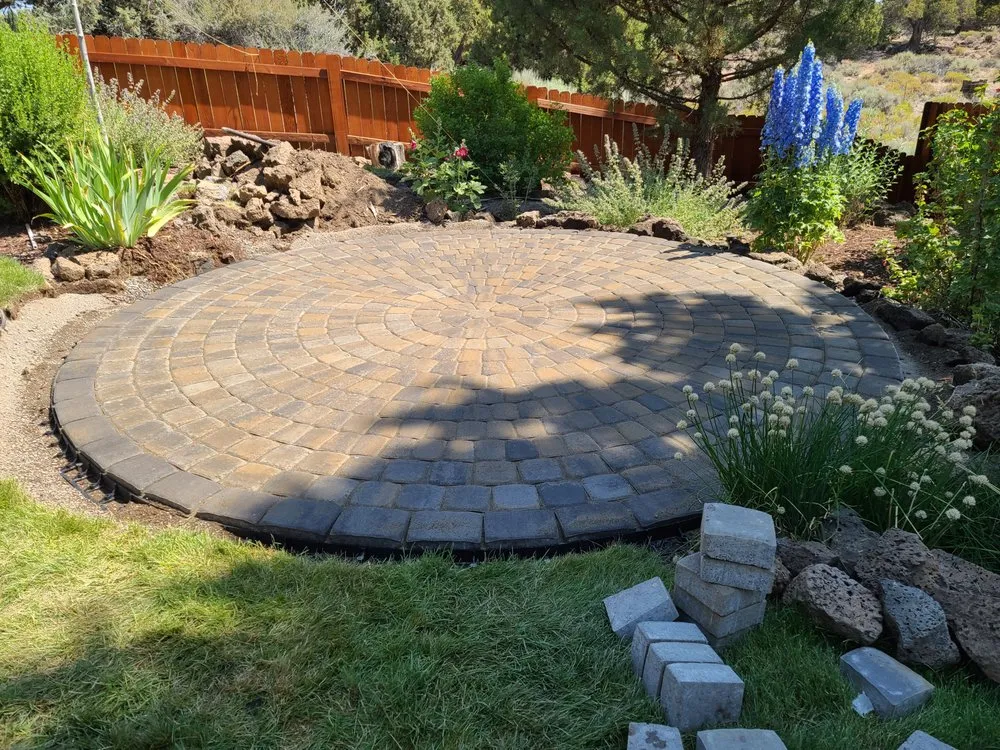 Custom lawn mowing service in Bend, OR by Hummingbird Maintenance