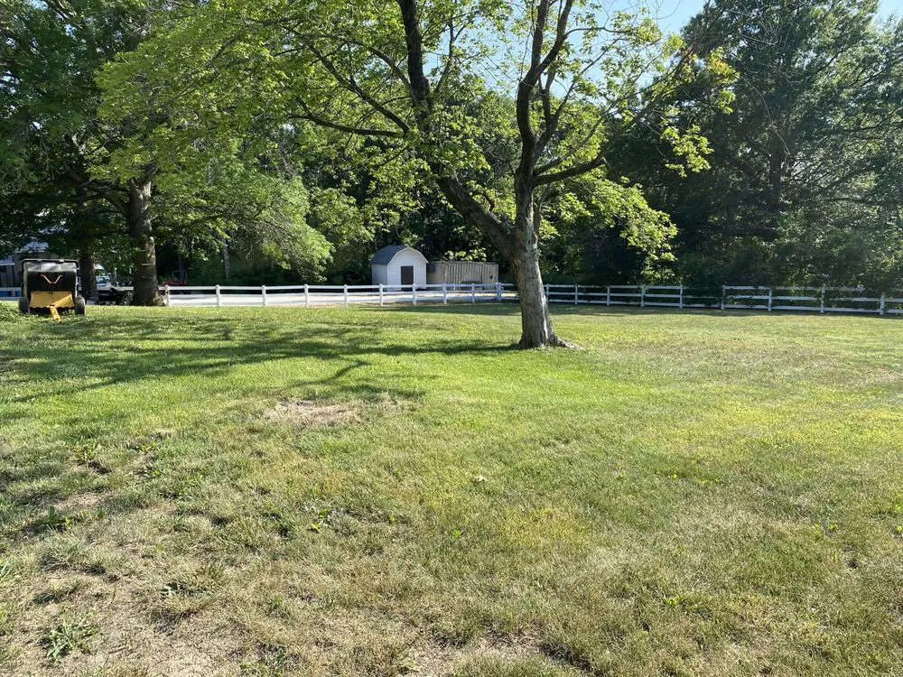 Professional yard maintenance experts serving Fulton, MO - Humphrey Mowing Service