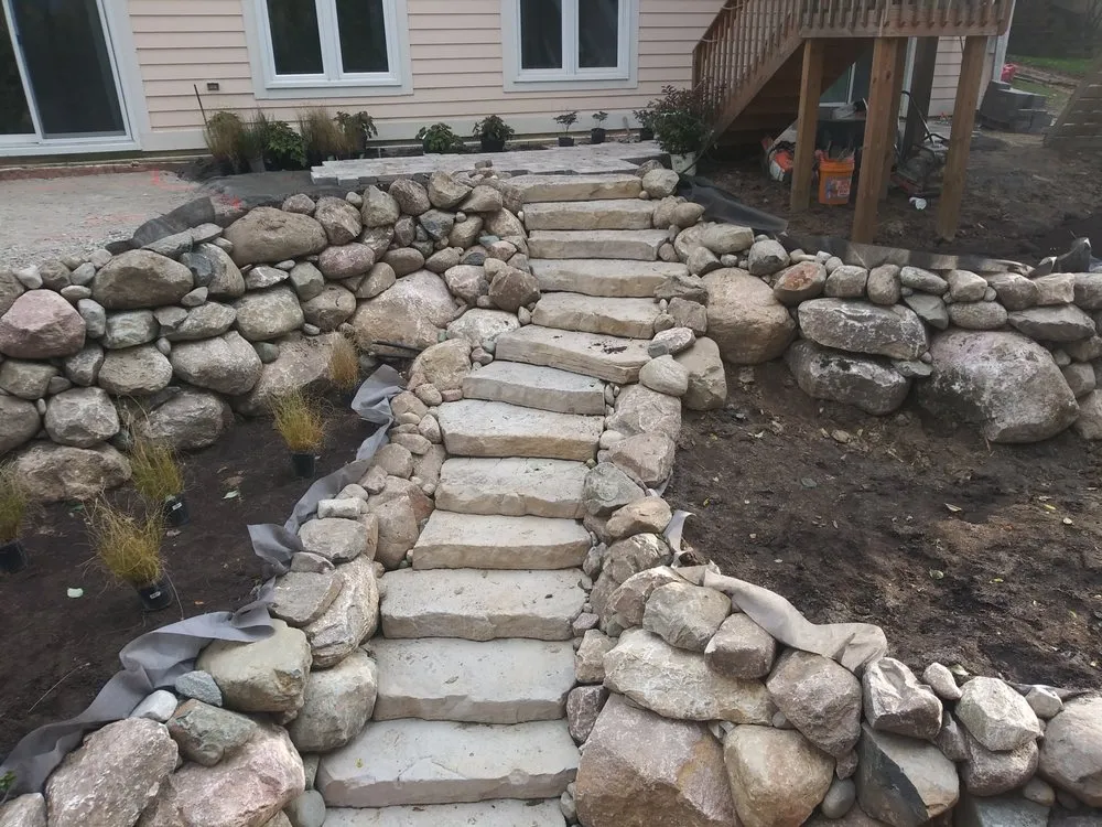 Top-rated garden landscaping experts serving Wyandotte, MI - Humphries Hardscape