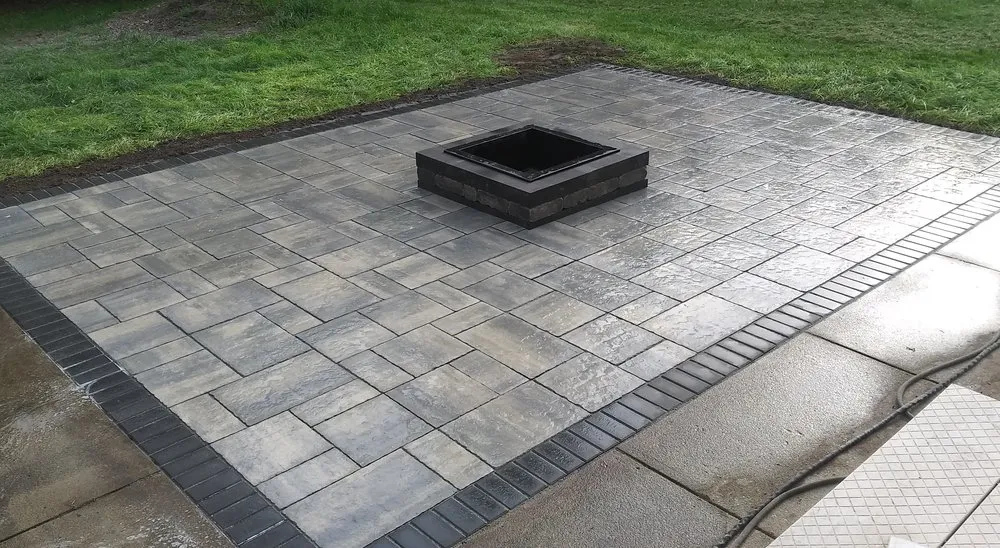 Local yard maintenance in Wyandotte, MI - Humphries Hardscape
