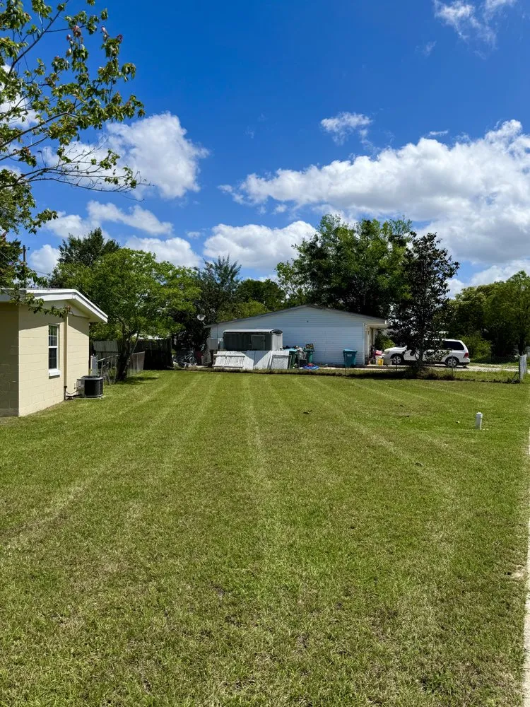 Local lawn care service in Deltona, FL - Humphries Lawn Care