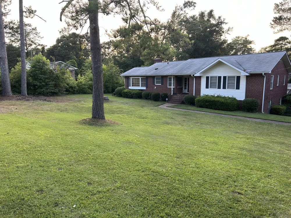 Custom lawn mowing service in Lugoff, SC - Hunnicutts Land Services