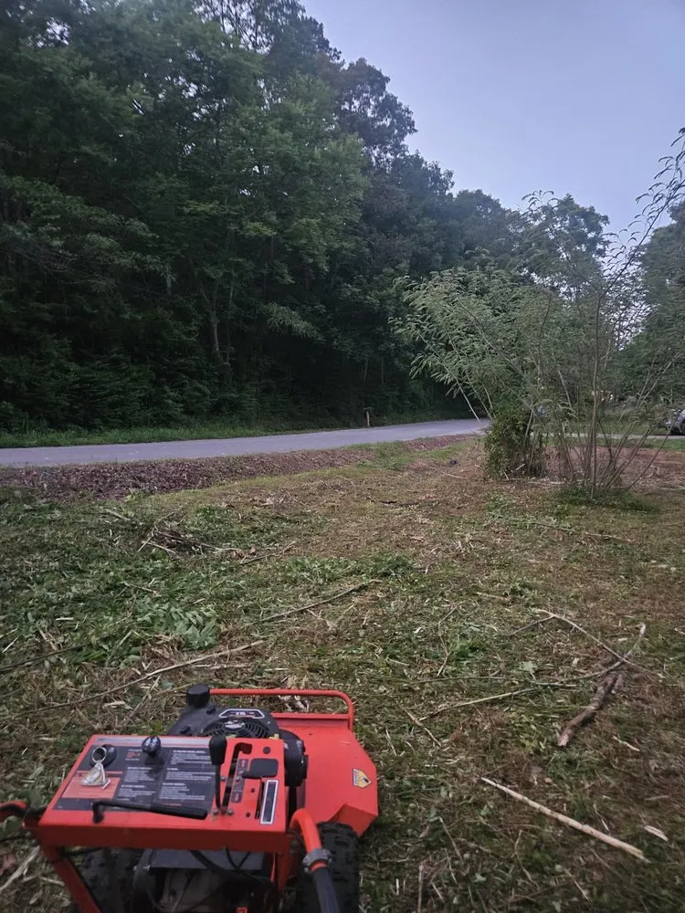 Trusted yard maintenance experts serving Chickamauga, GA - Hunnydo